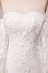 Ivory Mermaid Sweetheart V-Neck Court Train Bridal Dress With Appliqued Lace Off Shoulder