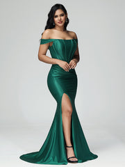 Trumpet/Mermaid Off the Shoulder Pleats Satin Prom Dresses