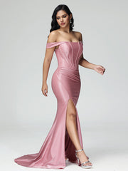 Trumpet/Mermaid Off the Shoulder Pleats Satin Prom Dresses