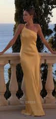 Mermaid Classy One-shoulder Yellow Satin formal dresses Bridesmaid Dresses evening gown Prom Dress