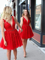 Red Lace Applique Beaded Homecoming Dresses V Neck Tulle Short Prom Dress SA1479