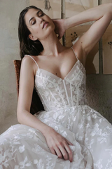 A-line Straps V-neck Lace Appliques Bohemian Wedding Gown Wedding Dresses