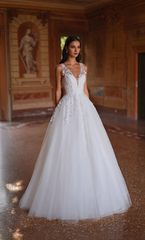 Chiffon lace deep V-neck fantasy back lace decal wedding dresses