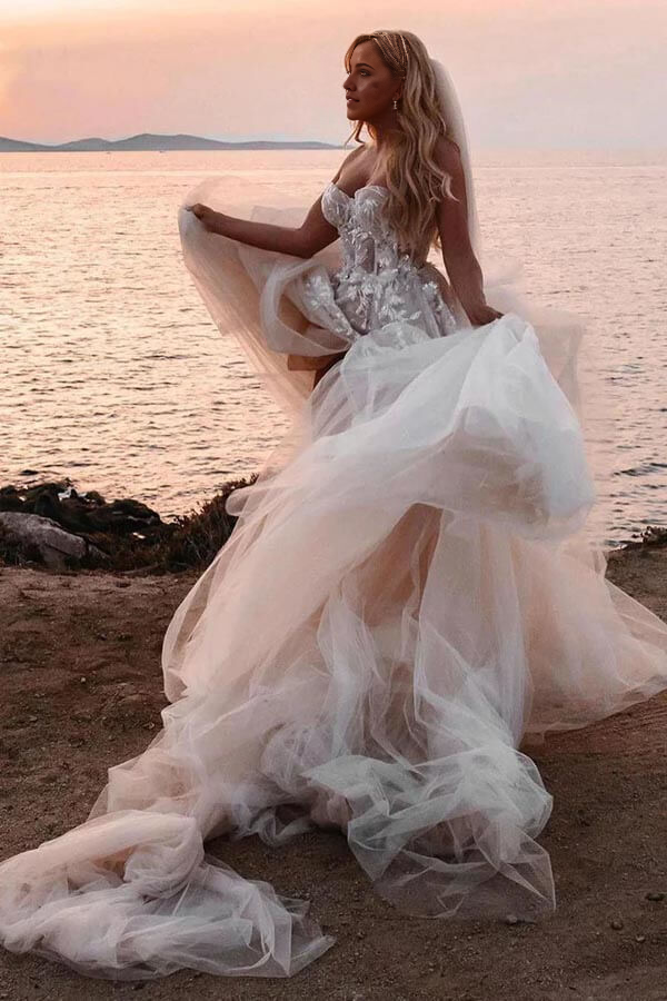 Boho A-line Sweetheart Lace Appliques Long Wedding Dress