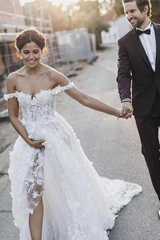 A-Line Elegant Off Shoulder White Tulle Wedding Dress with Appliques