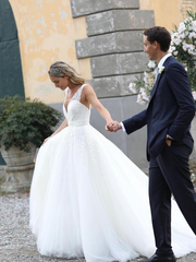 A-line V-neck Sequins Lace Neckline Chapel Train Wedding Dresses