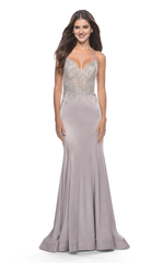 Embroidered V-neck slim shoulder strap backless tight corset with side slits and floor length evening dress