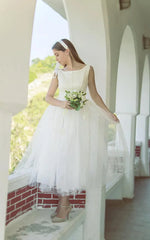 A-line Deep V Back 1950S Vintage Sleeveless Short Tulle Wedding Dress