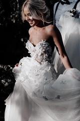 A-line Sweetheart Tulle Appliqued Gowns Wedding Dresses