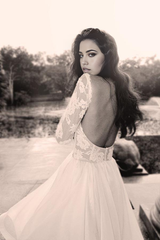 A-line Glamorous V Neck Long Sleeves Lace Organza Wedding Dresses