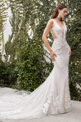 White long sleeveless lace wedding dress