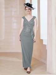 V-neck sleeveless and ground mother of the bride dress