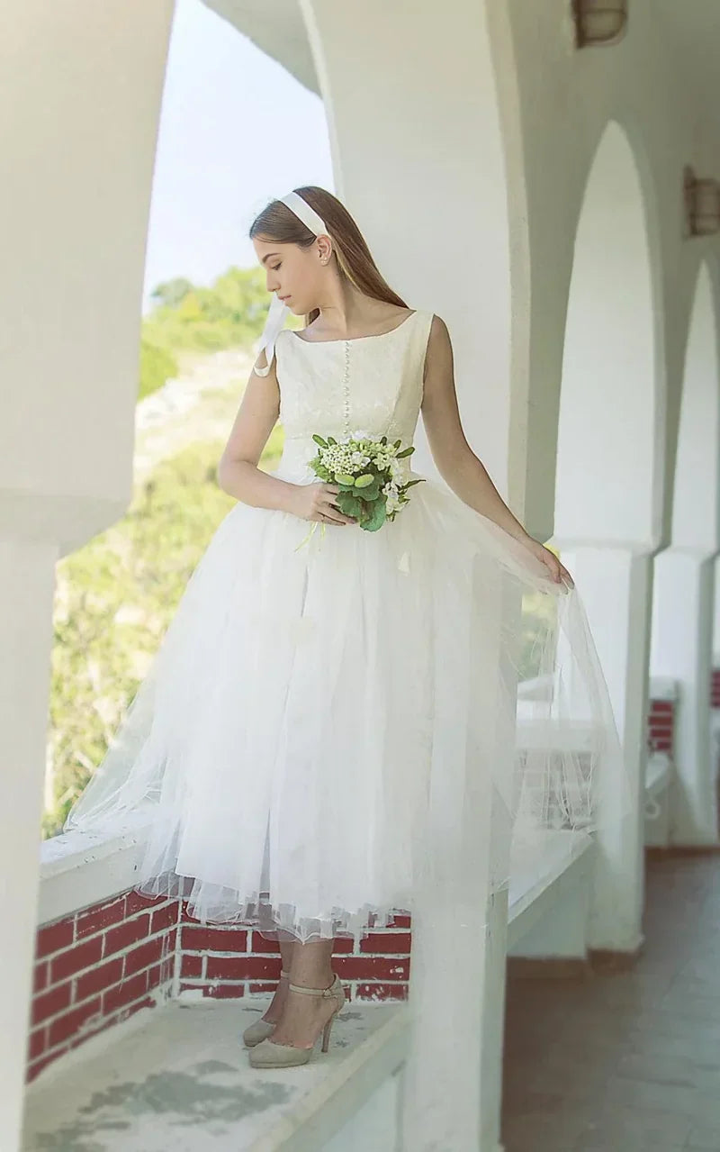 A-line Deep V Back 1950S Vintage Sleeveless Short Tulle Wedding Dress