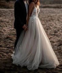 Tulle A-line Deep V-neck Backless Spaghetti Straps Wedding Dresses