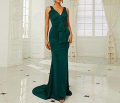 Long Dark Green Mermaid / Trumpet Deep V-Neck Sleeveless Prom Dresses
