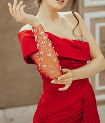 Red Long Sleeve One-Shoulder Mermaid Prom Dress with Split and Beading
