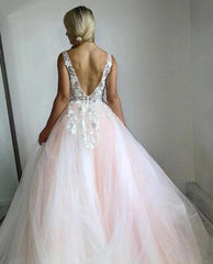 V-neck Ball Gown Prom Dress In Tulle and Lace