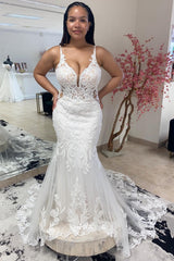 White Tulle Plunge V Trumpet Long Wedding Dress