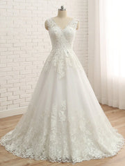 A-Line/Princess V-Neck Sleeveless Applique Tulle Floor-Length Wedding Dresses
