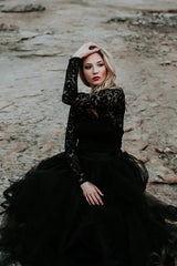 Appliqued A-Line Lace Black Wedding Dress Bridal Gown TD0004