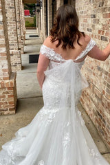 White Appliqués Off-the-Shoulder Trumpet Long Wedding Dress