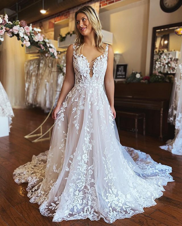 Lace Wedding Dress ,Dresses For Wedding,Bridal  Gown,Bride Dress,Dresses For Brides