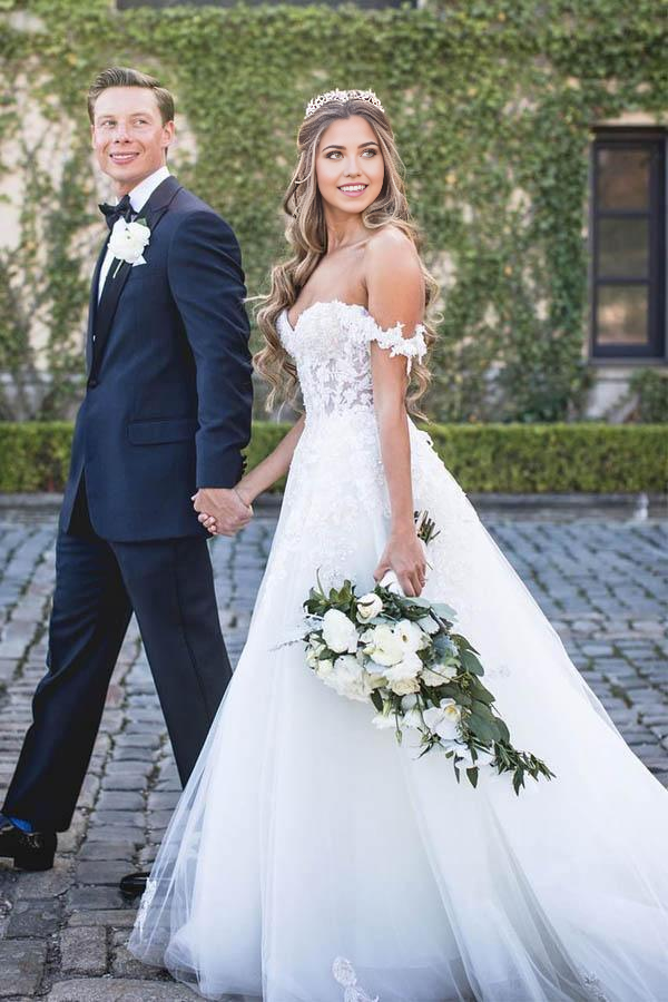 A-line Princess Off The Shoulder Lace Appliques Tulle Wedding Dress