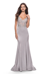Embroidered V-neck slim shoulder strap backless tight corset with side slits and floor length evening dress