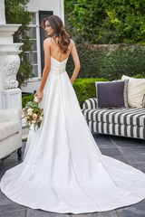 Satin A-line skirt heart-shaped neckline pleated waistband wedding dress