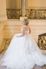 Elegant Cap Sleeves Lace Tulle Ball Gown Wedding Dress