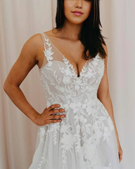 A-line V Neck Tulle Lace Appliques Romantic Bridal Gown Wedding Dress
