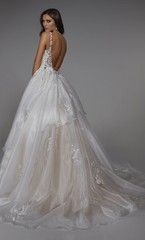 Deep V-neck low sexy backless mop dress wedding dress