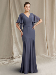 Mermaid / Trumpet Mother of the Bride Dress Simple Plus Size Elegant V Neck Floor Length Chiffon Short Sleeve with Pleats Ruched