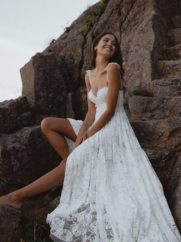 A-Line V-Neck Lace Backless Spaghetti Straps Lace Beach Wedding Dress
