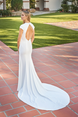 Deep V-neck tight corset with short sleeves and floor length wedding dress