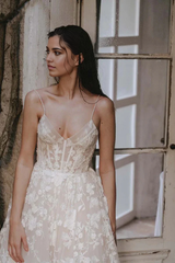 A-line Straps V-neck Lace Appliques Bohemian Wedding Gown Wedding Dresses