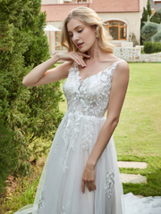 V-neck decal church trailing wedding dress