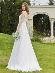 Lace V-neck slit chiffon wedding dress
