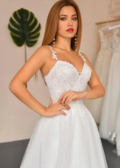 A-line Spaghetti Straps Sleeveless Appliques Tulle Pearls Wedding Dress