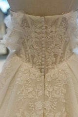 Luxury Princess Off the Shoulder Petals Wedding Gown with Beading