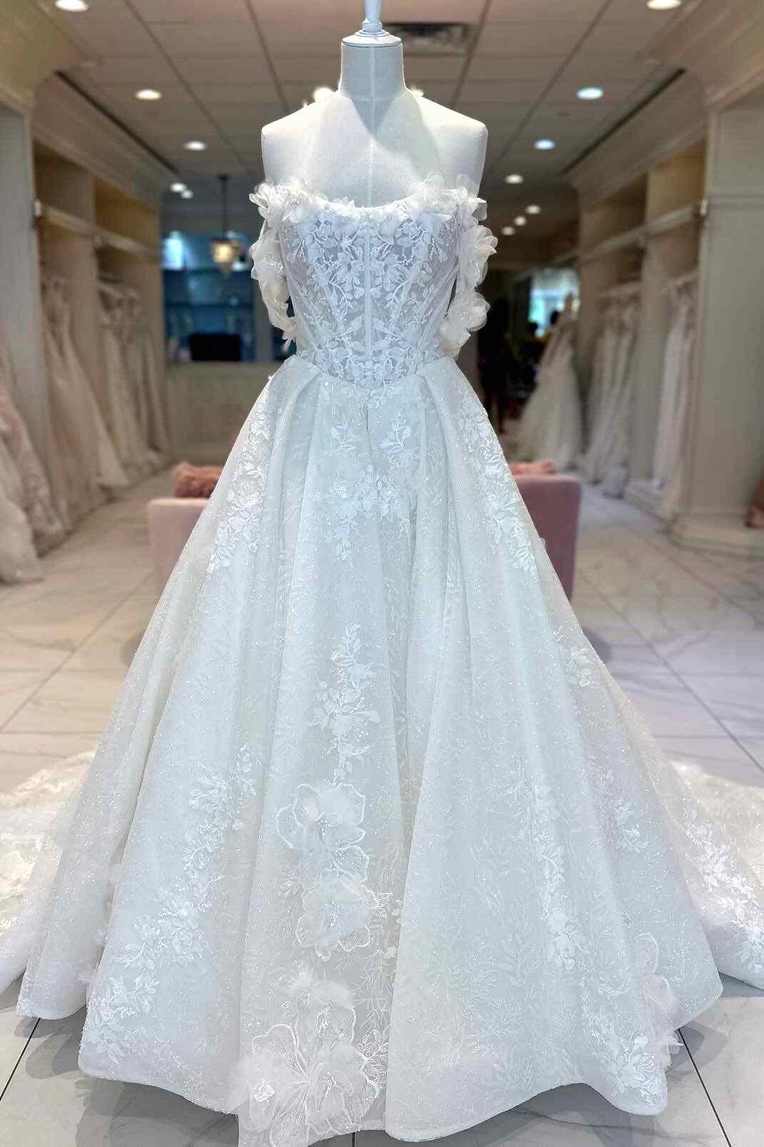 Luxury Princess Off the Shoulder Petals Wedding Gown with Beading
