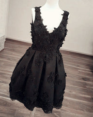 Elegant V Neck Homecoming Dresses With 3D Lace Flower Embroidery
