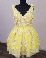 Elegant V Neck Homecoming Dresses With 3D Lace Flower Embroidery