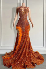 Mermaid -stijl verbrande oranje pailletten prom jurk met zijsplit lange lengte bestelingen en veren en veren