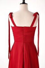 Roest rode chiffon lange bruidsmeisje jurk met stropdasschouders