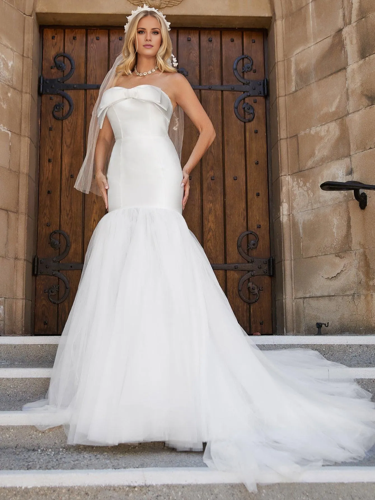 Bow decoration mesh fishtail hem satin strapless and floor length wedding dress