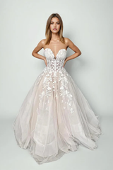 A-line Champagne Tulle Lace Elegant Strapless Bridal Gowns Wedding Dresses