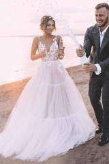 A-line V Neck Lace Layered Tulle Skirt Outdoor Bridal Gown Wedding Dresses