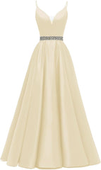Spaghetti Stracles Robe de bal Long Satin perle en V V Vandes de balle de fête de soirée avec poches