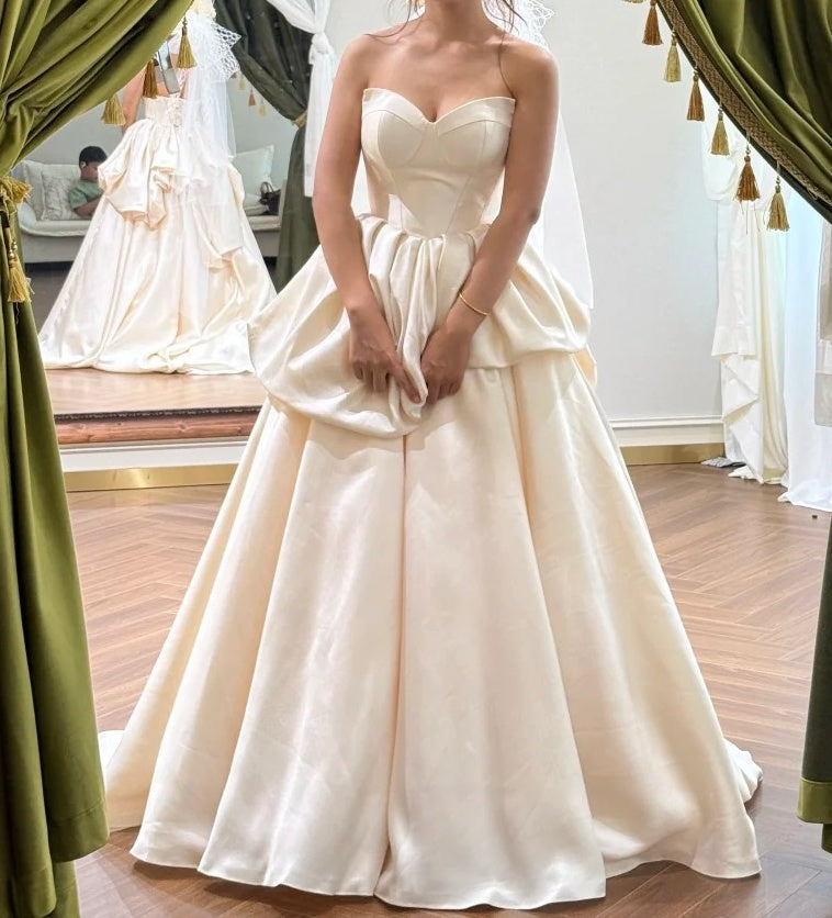 Pretty Wedding Dress Satin Sweetheart Pleated Wedding Dress HZ0319
